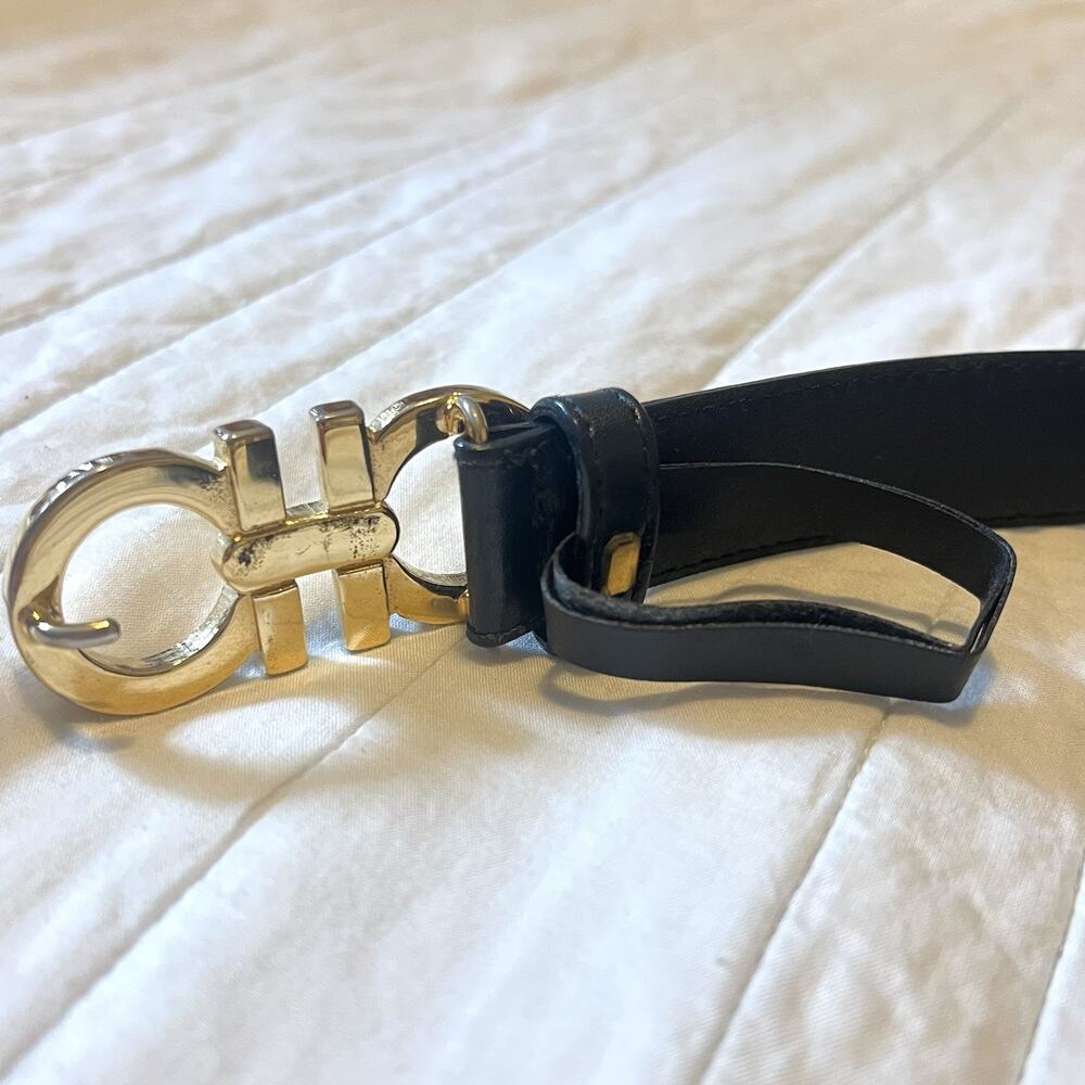 Salvatore Ferragamo Gancini Belt Women’s Size 80 Black Leather Gold Buckle - Picture 3 of 4